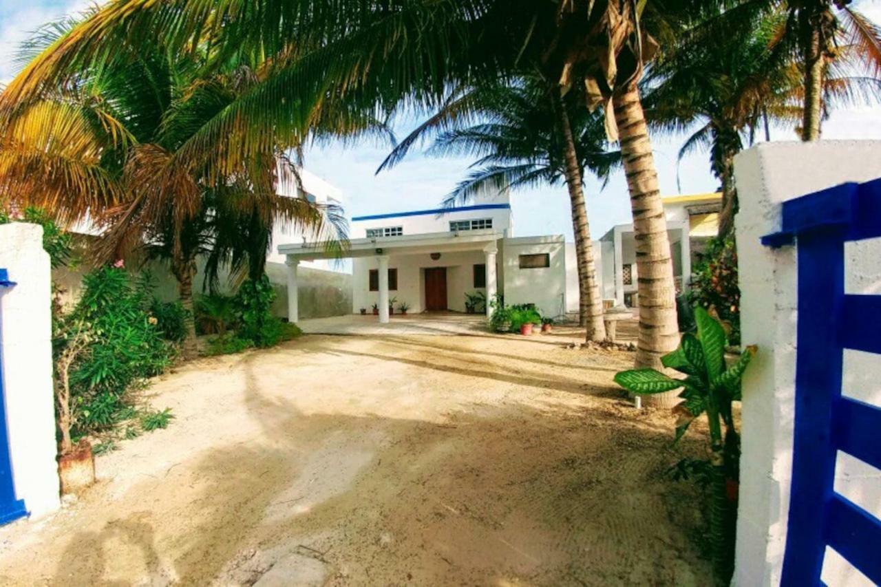 HERMOSA CASA EN LA PLAYA TELCHAC PUERTO (México) | BOOKED